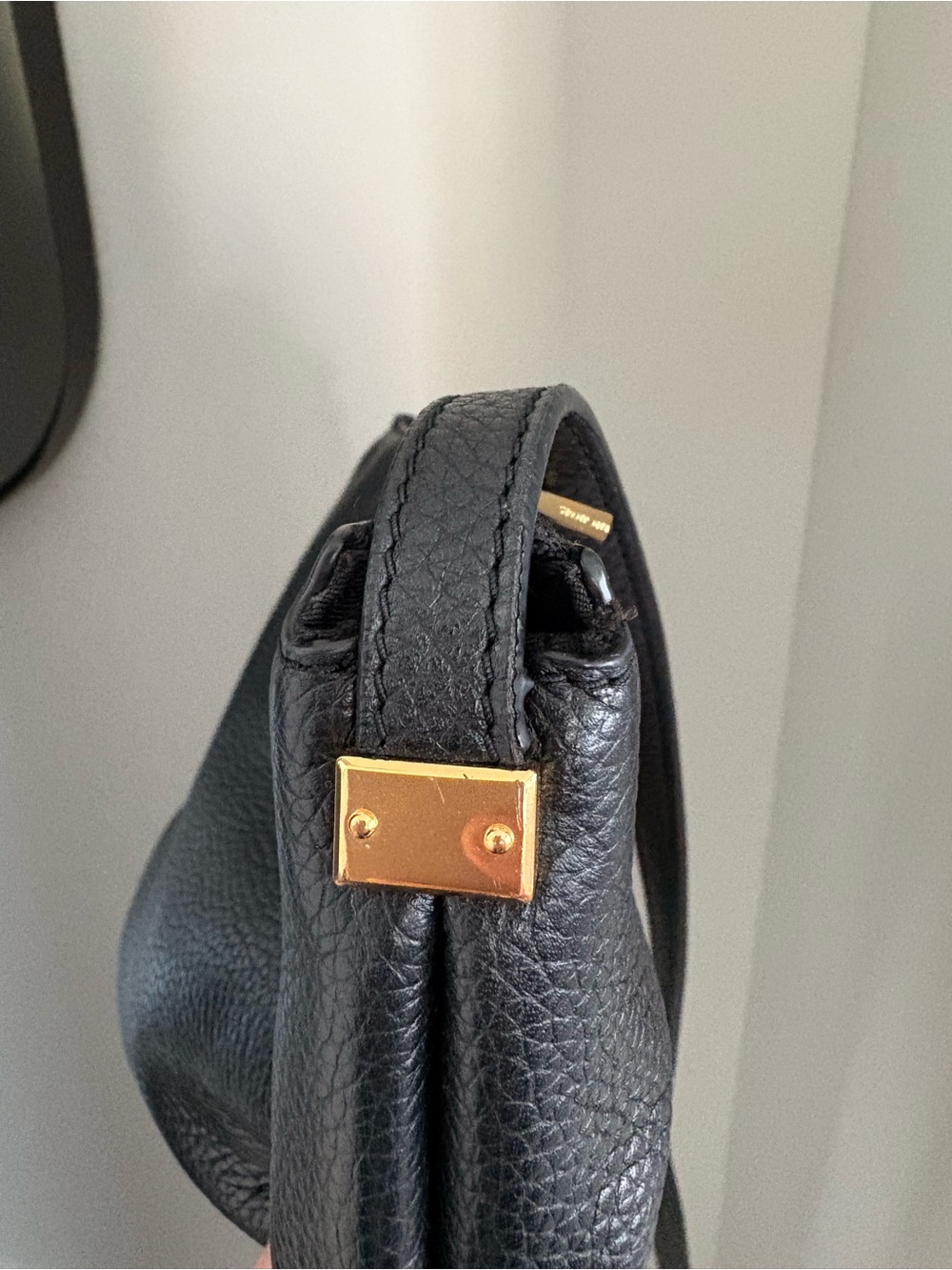 Marc Jacobs Black Pebbled Leather Wallet with Gold Logo - Picture 5 of 8